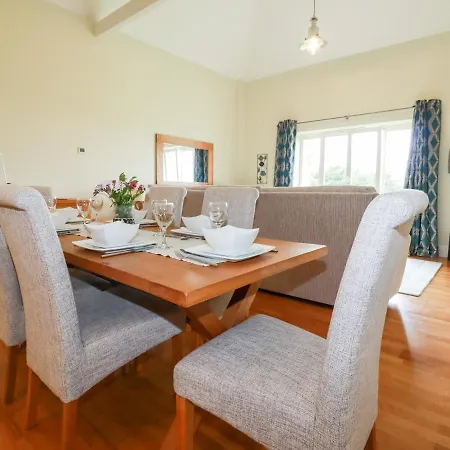 Pen-y-les Holiday home